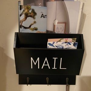 Mail holder ✉️